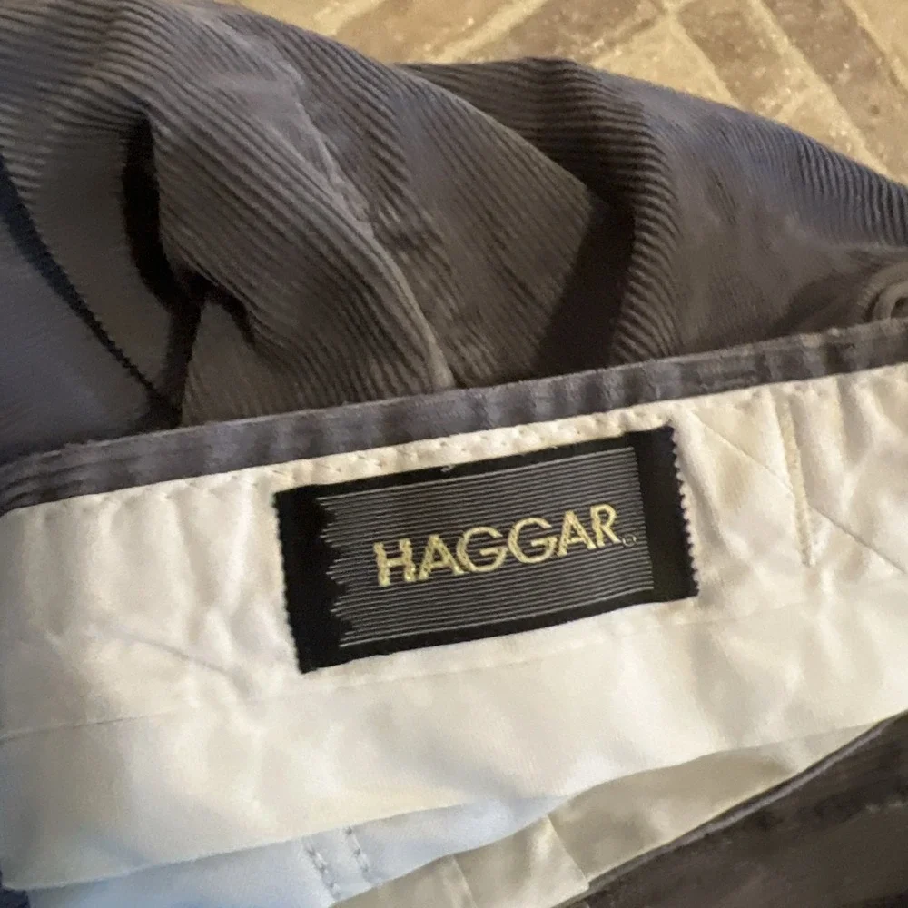 HAGGAR Men's Grey Corduroy Pants‎ 38x31 Comfortable Waist Straight Flat Front